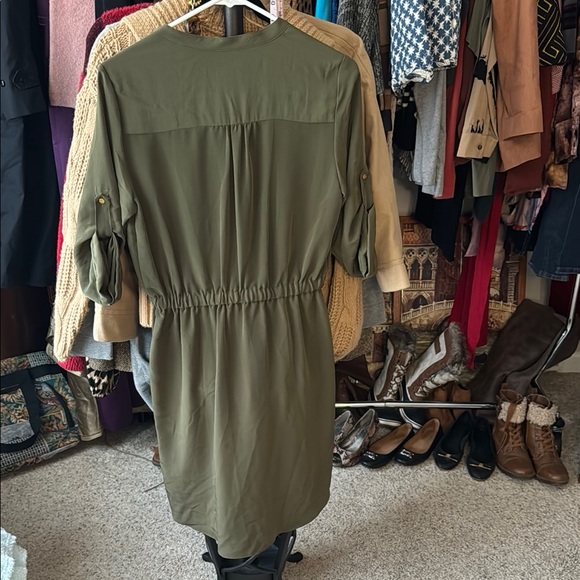 Green Asymmetrical Buttoned Shirt Dress - Picture 3 of 3